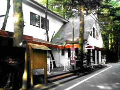 �R�N�[���E�e�B�[�K�[�f��